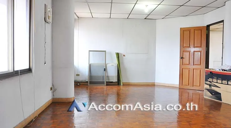 unit Office space For Rent in Ratchadaphisek, Bangkok  near MRT Sutthisan (AA14499)